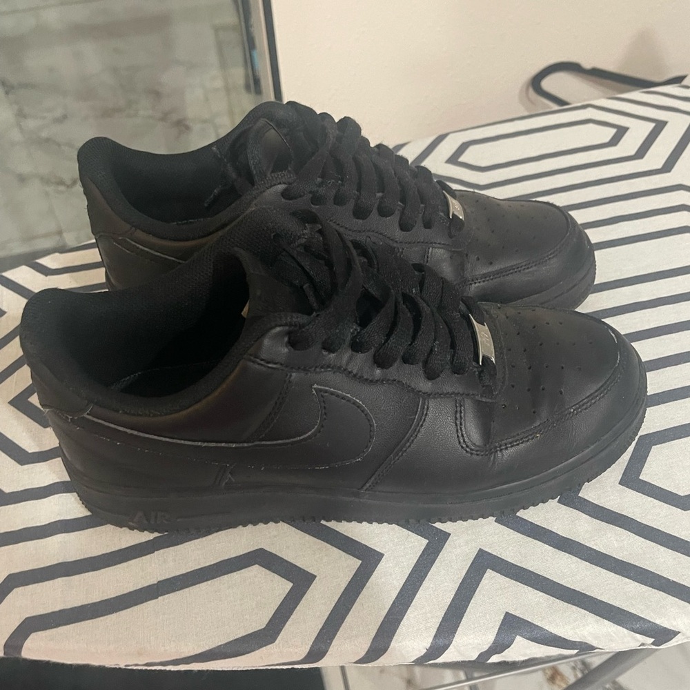Black Nike Air Force 1 men size 9.5
